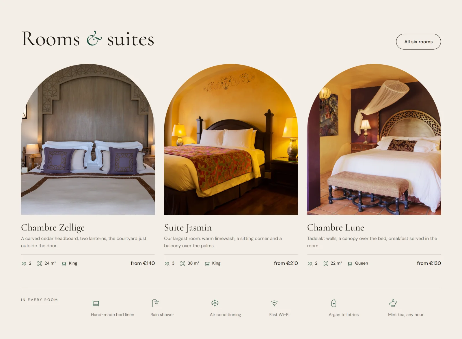Rooms and suites section of the Dar Inou website: three riad bedrooms, each photo framed in an arch, with pictograms for guests, surface and bed